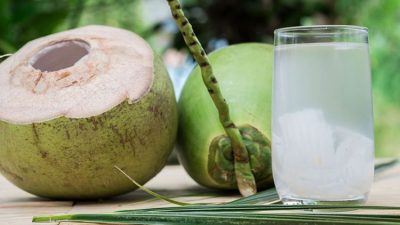 7 Kelompok Orang yang Perlu Menghindari Air Kelapa, Penderita Gagal Ginjal Harus Berhati-hati