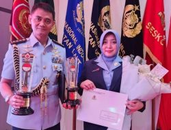 Jebolan AAU 2000 Dianugerahi 2 Penghargaan Sesko TNI oleh Kolonel Pnb Anton Pallaguna