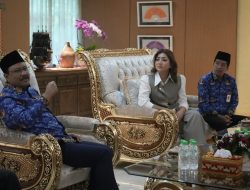 Perjumpaan Agus Salim, Denny Sumargo, dan Teh Novi dengan Mensos Gus Ipul dalam Kisruh Donasi