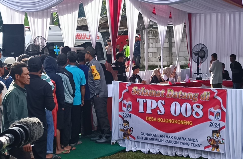 "Prabowo Nyoblos di TPS untuk Pilgub Jawa Barat dan Pilbup Bogor 2024"