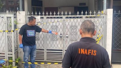 Penyelidikan Polisi di Tempat Kejadian Perkara Berlanjut ke Rumah Remaja Pembunuh Ayah dan Nenek di Lebak Bulus