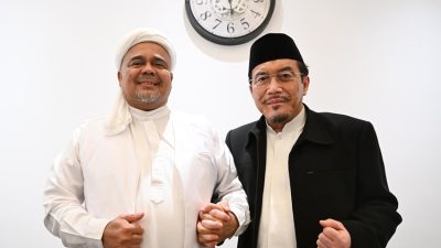 Bertemu Habib Rizieq Shihab di Makkah: Mardani Ali Sera Bersyukur