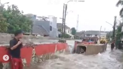 Banjir Melanda Kompleks Taman Mangu Undah Tangsel Akibat Tanggul Penahan Jebol