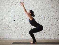 7 Posisi Yoga untuk Meredakan Nyeri Lutut, Bisa Praktik di Rumah