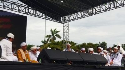 Habib Rizieq Bahagia Bersua di Reuni 212 Meski Kena Demam 40 Derajat