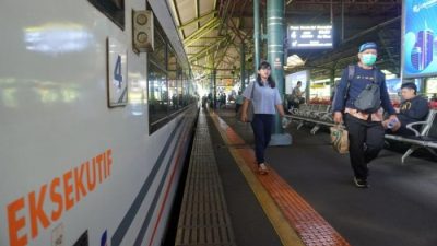 Perjalanan Meninggalkan Jabodetabek: Warga Berangkat dari Stasiun Gambir dan Pasar Senen