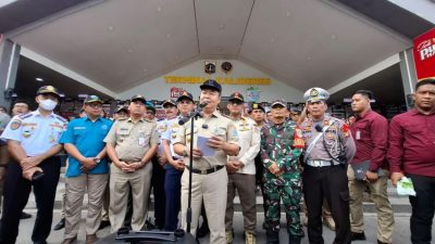 Pj Gubernur Jakarta Memeriksa Kesiapan Bus dan Sopir di Terminal Kalideres untuk Mudik Nataru