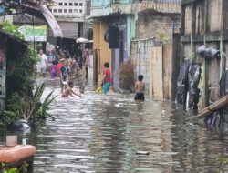 Banjir di Duri Kosambi Jakbar Mencapai Ketinggian 1 Meter