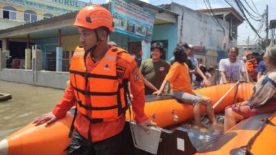 Banjir Rob Menggenangi 5 RT di Jakut dan Jalan Depan JIS