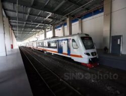 “Banjir di Jalur Rel Bandara Soetta: Perjalanan Kereta Basoetta Terhenti di Stasiun Batu Ceper”