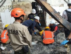 Penemuan Jenazah Korban Kebakaran di Glodok Plaza: Tragedi dari Lantai 8 Area Dapur