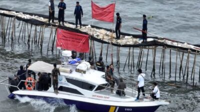 Apakah Pembangunan Pagar Laut 30 Km di Pesisir Tangerang Dilakukan Secara Swadaya?