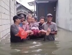 Lansia Korban Banjir Kalideres Diselamatkan di Tempat Evakuasi Komunal