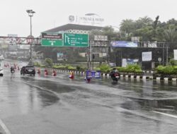 Hujan Guyur, Lintas Lancar di Jalur Puncak Bogor saat Libur Imlek