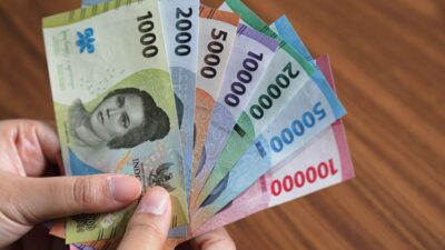 Rupiah Terus Merosot, Hari Ini Tembus Rp16.270 per Dolar AS