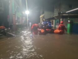 “52 RT dan 22 Ruas Jalan Tergenang Banjir hingga 30-100 Cm”