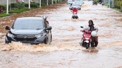 Banjir Jakarta Siang Ini: 34 RT dan 3 Ruas Jalan Terendam