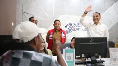 Warga Surabaya Bisa Lakukan Pembaruan Adminduk Mandiri Melalui Aplikasi KNG Tanpa Harus Keluar Rumah