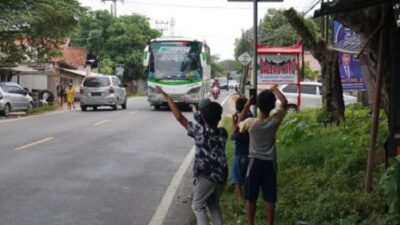 Hati-hati! Penggunaan Klakson Telolet oleh Bus Bisa Berakhir dengan Penjara dan Denda!