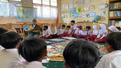 Desa Ciburuy Mendukung Program Literasi MNC Land dan MNC Peduli di SDN Pangarakan 1 Cigombong