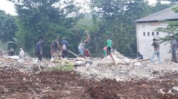 Proses Pemindahan Tanah Fase IV UIII di Depok Berjalan dengan Lancar