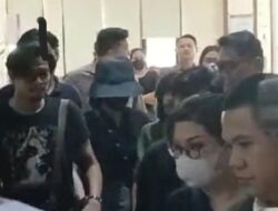 Sherina Munaf Menutupi Identitasnya dalam Sidang Cerai dengan Masker dan Topi