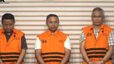 KPK Sita Dokumen Anggaran Pemprov Riau saat Geledah Kantor Gubernur